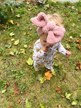 Load image into Gallery viewer, Fluffy pink Peach Tree Bow