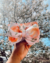 Load image into Gallery viewer, Perfect Peach Tree Bow